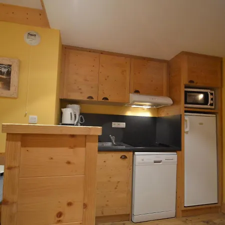 Les Menuires: 2 Pieces Pour 4 Personnes, 34m², Cuisine Equipee, Proche Remontees Mecaniques - Fr-1-452-89 Apartment